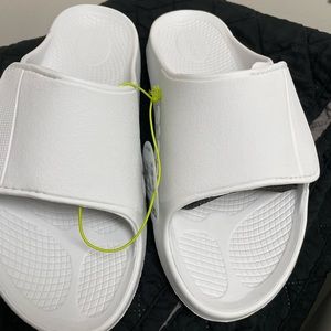 OOFOS Sport Flex sandal